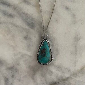 Vintage Navajo Native American Kingman Turquoise Pendant Silver Necklace